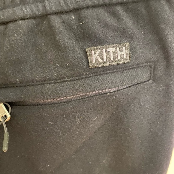 Kith × New York Yankees
Kith/New York Yankees snakeskin logo sweatpants size xs - Picture 4 of 7